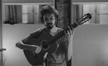 Tiago Rosas estreia com o clipe “É o homem”